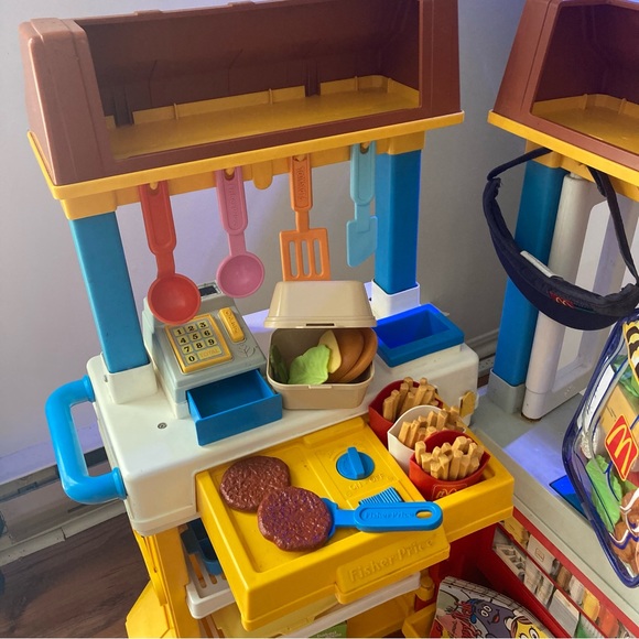 RARE Vintage McDonald’s Drive thru kids Playset Fisherprice Fun with Food - Picture 2 of 16